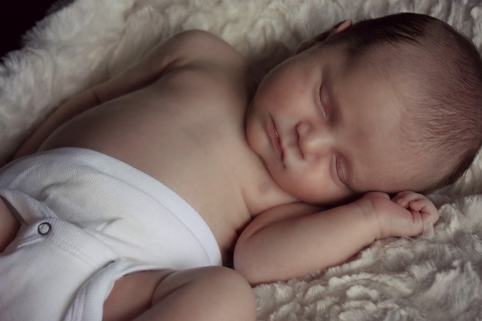 10 Powerful Tips on How to Put a Baby to Sleep Fast